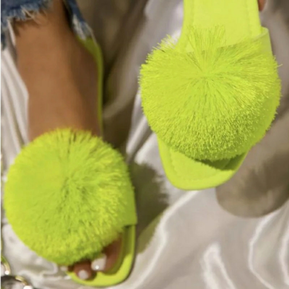 Flat sandal